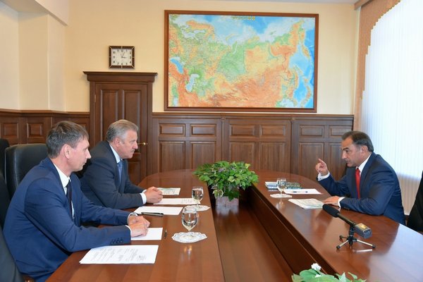 На встрече с губернатором Вячеславом Шпортом