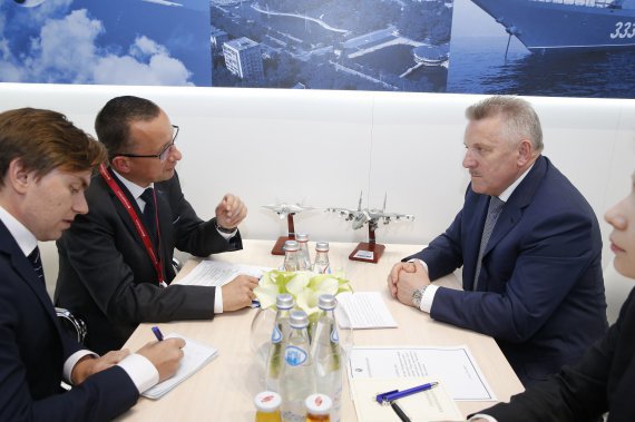 На ПМЭФ губернатор Хабаровского края и президент «Балтики» обсудили актуальные вопросы развития пивоваренной отрасли 