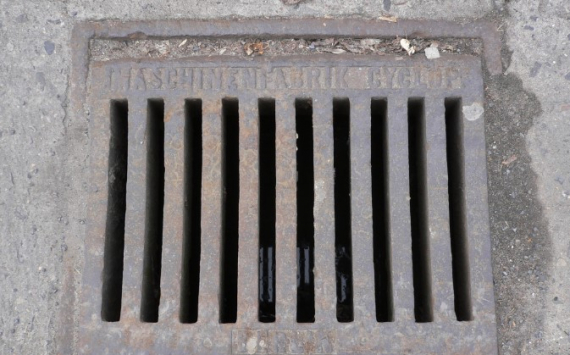 В Хабаровске чугунные решетки ливневой канализации заменят полимерными