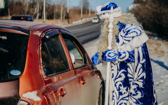 Дед Мороз, ГИБДД и «Балтика» напомнили хабаровским водителям об ответственном вождении