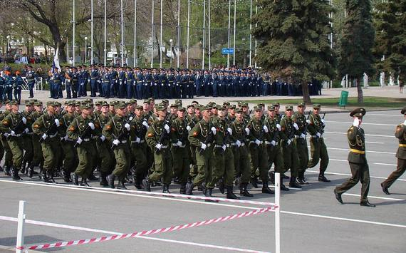 Банк «Открытие»: 40% россиян хотят, чтобы их дети служили в армии